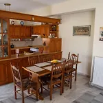 Cozy And Calm Appartement Dhílesi