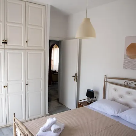 شقة Cozy And Calm Dhílesi